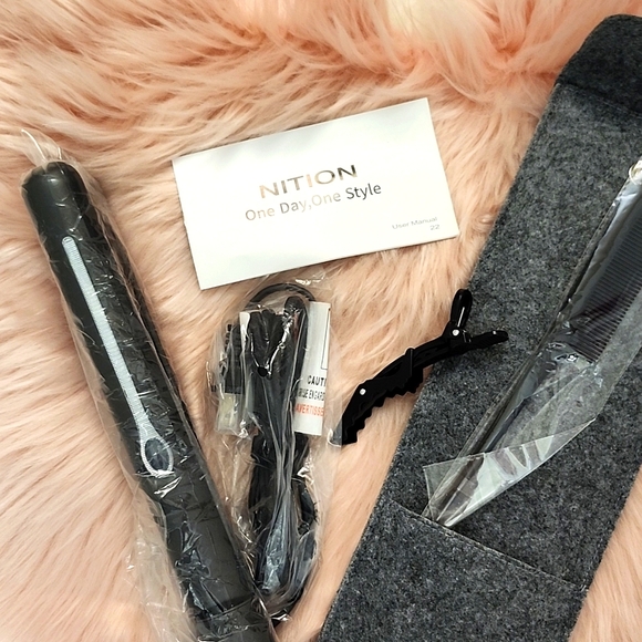 Brand New NITRON HAIR STRAIGHTENER W/TRAVEL POUCH - Picture 2 of 4